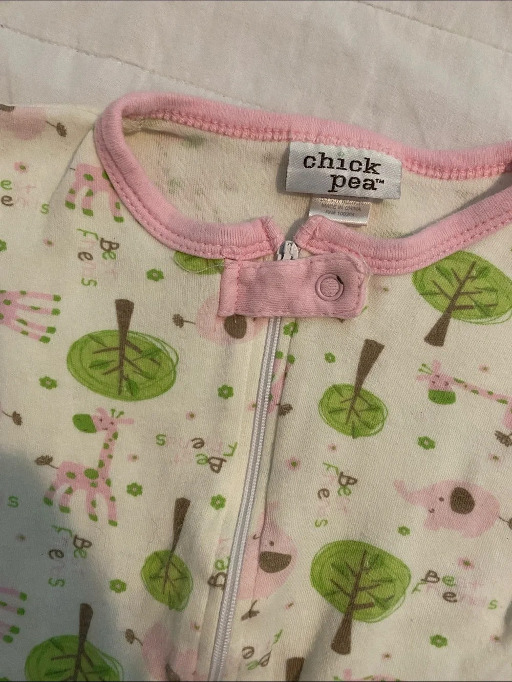 chick pea Cream Sleeveless Zip Sleep Sack with Pink & Green Giraffe Print